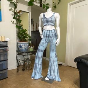 Set bell bottom and top tie dye